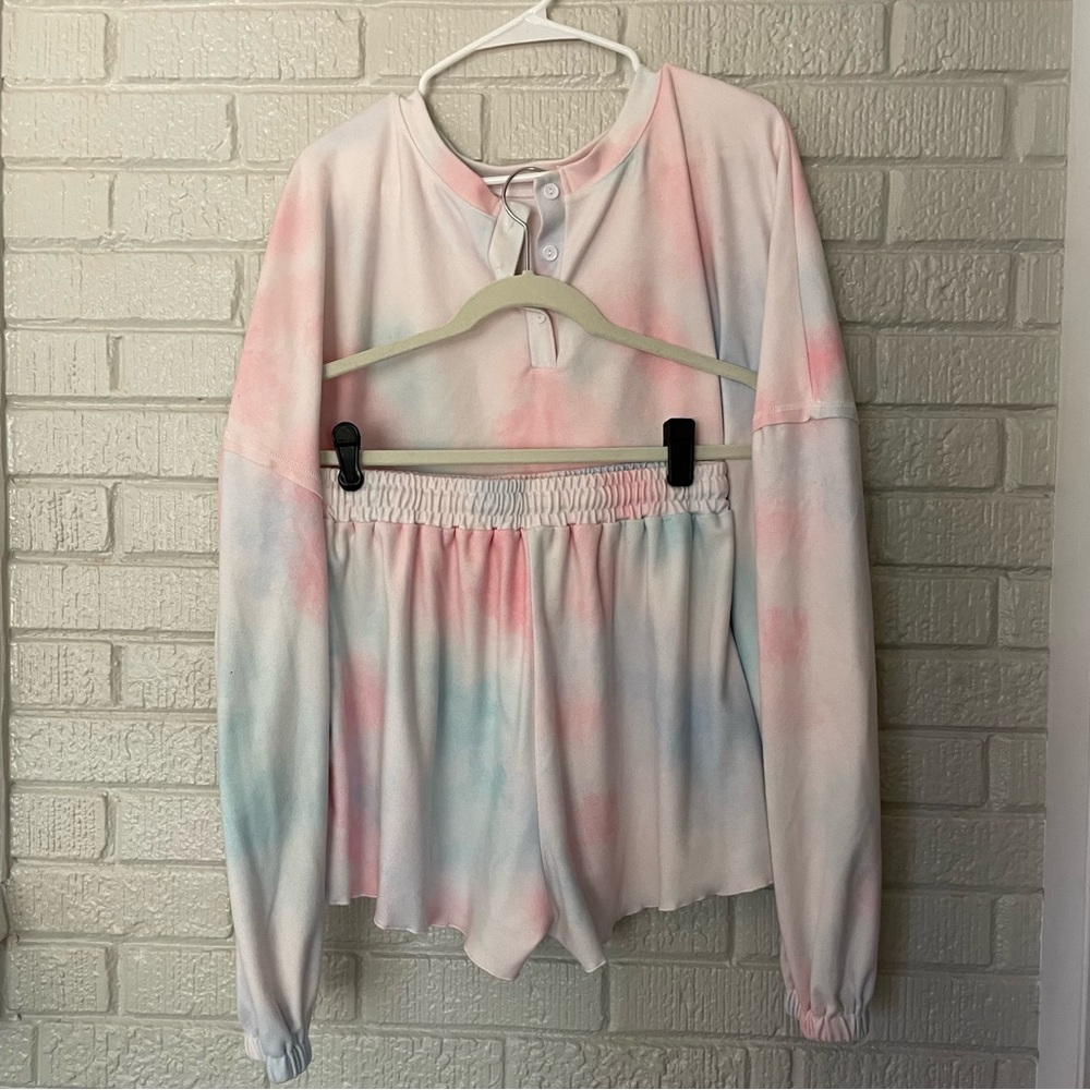 Tie Die Short Set Lounge Set, long Sleeve Henley, elastic waist XL